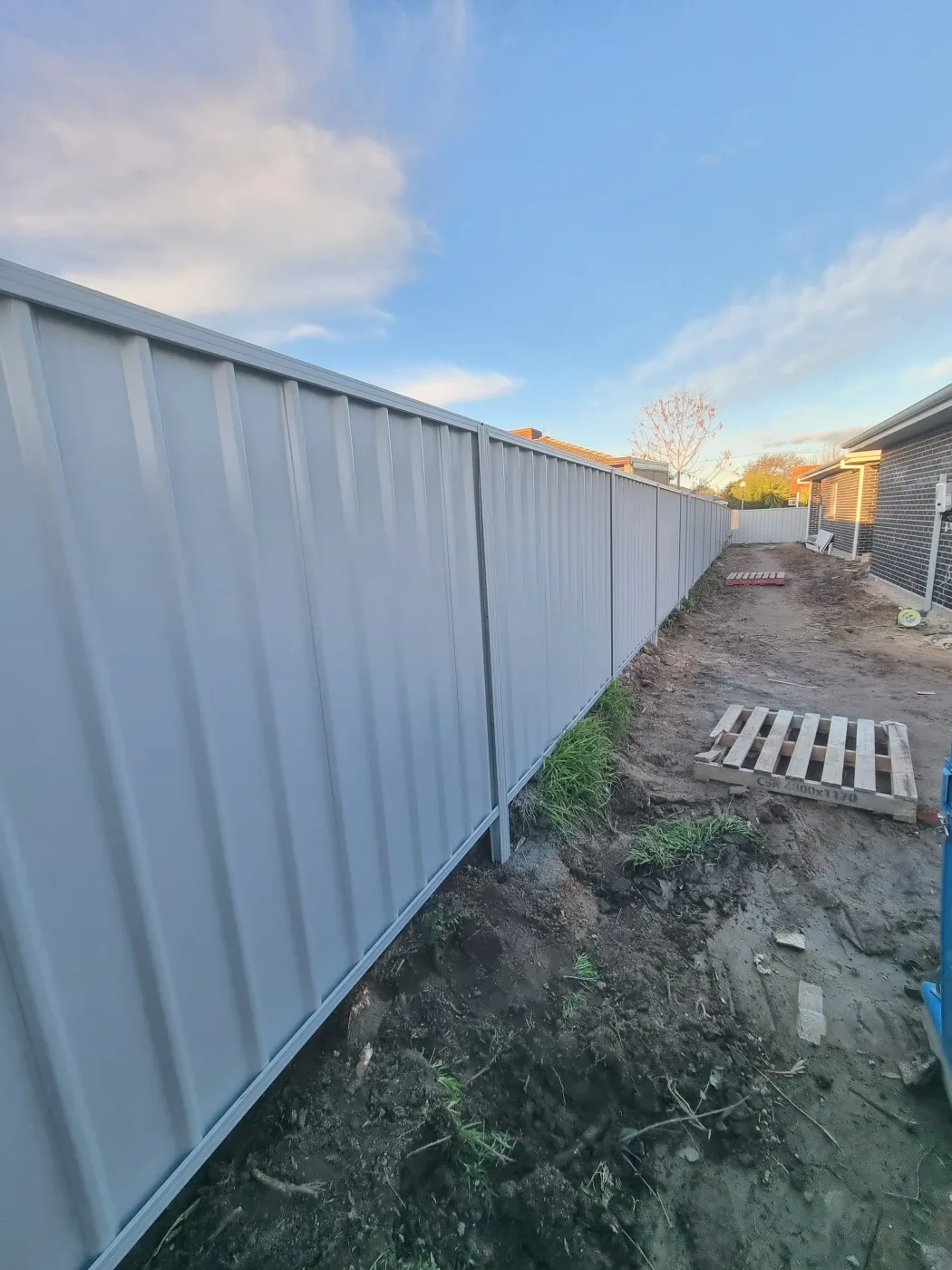 Fencing installation project