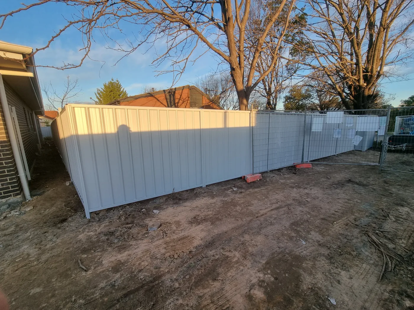 Fencing installation project