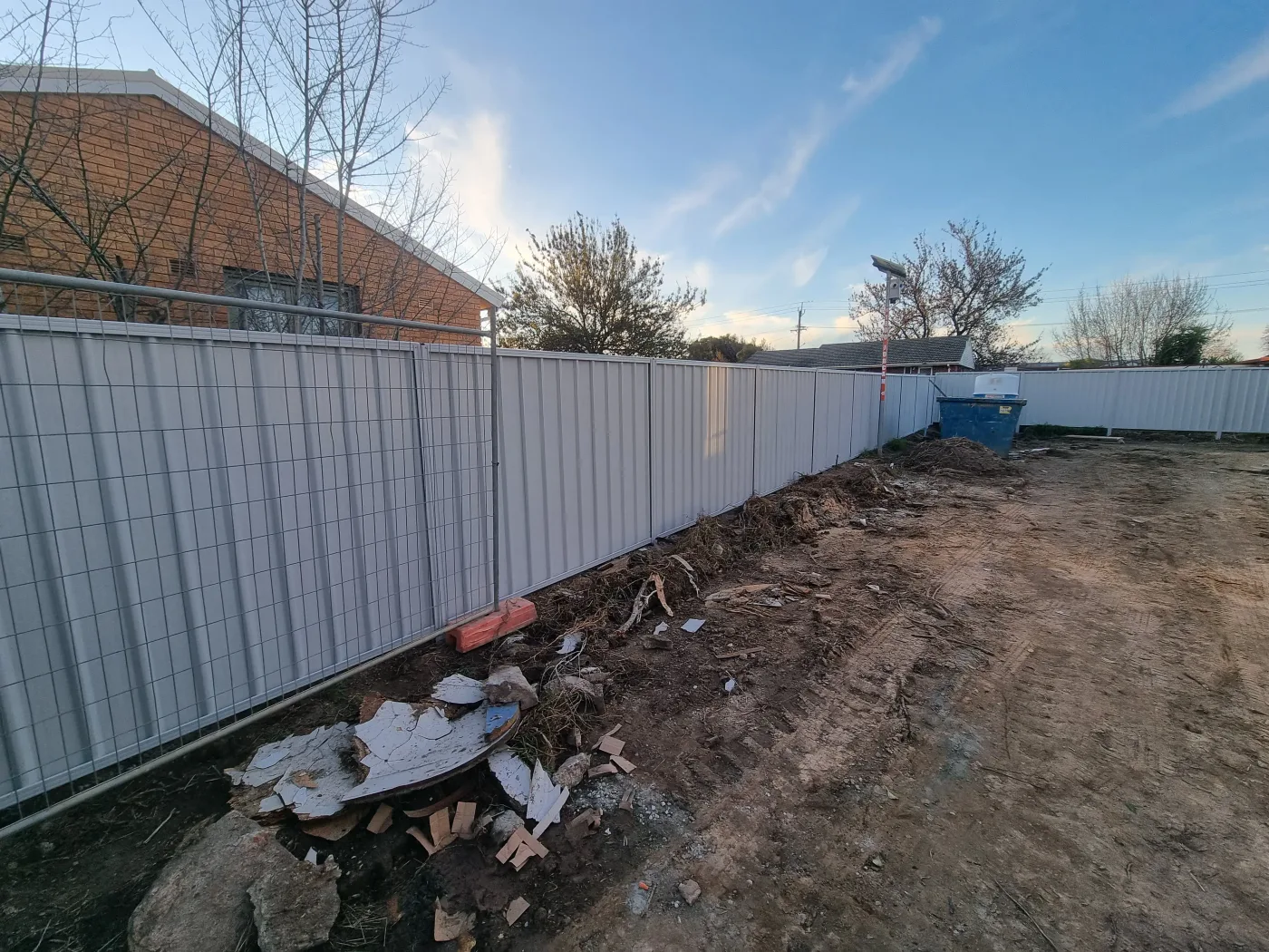 Fencing installation project