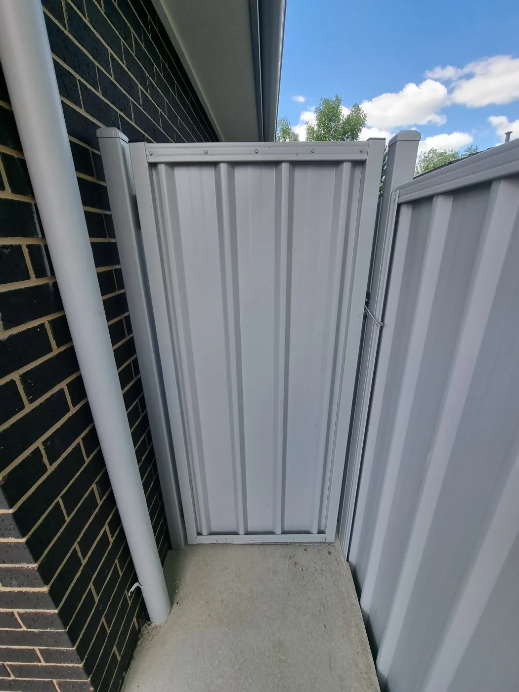 Fencing installation project